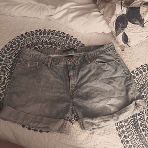 Levi's Cuffed Denim Boyfriend Shorts
